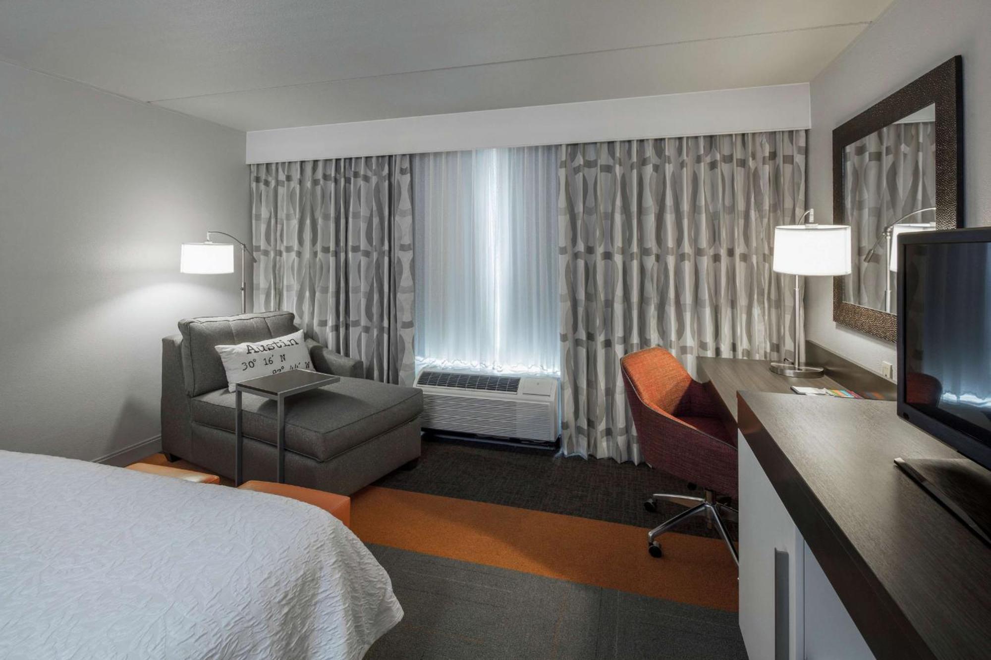 Deluxe King Room - Non-Smoking,1551448627:JPEG
